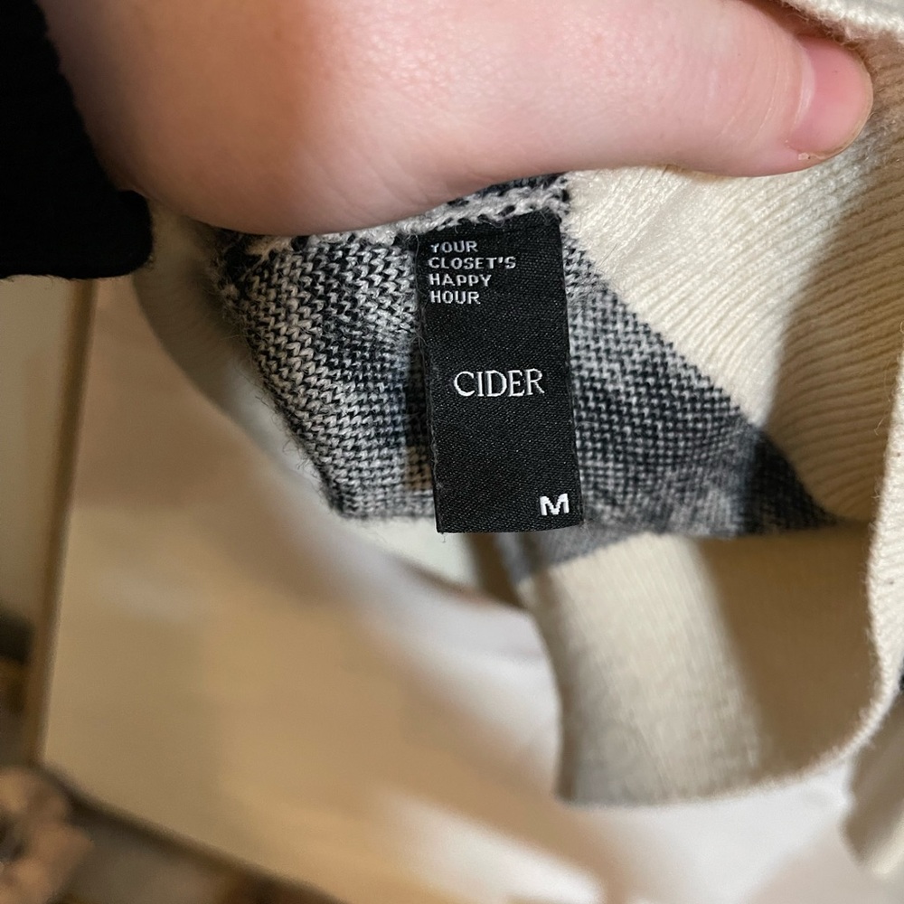 Cider Black and Cream heavyweight Scenic Sweater - Picture 3 of 3